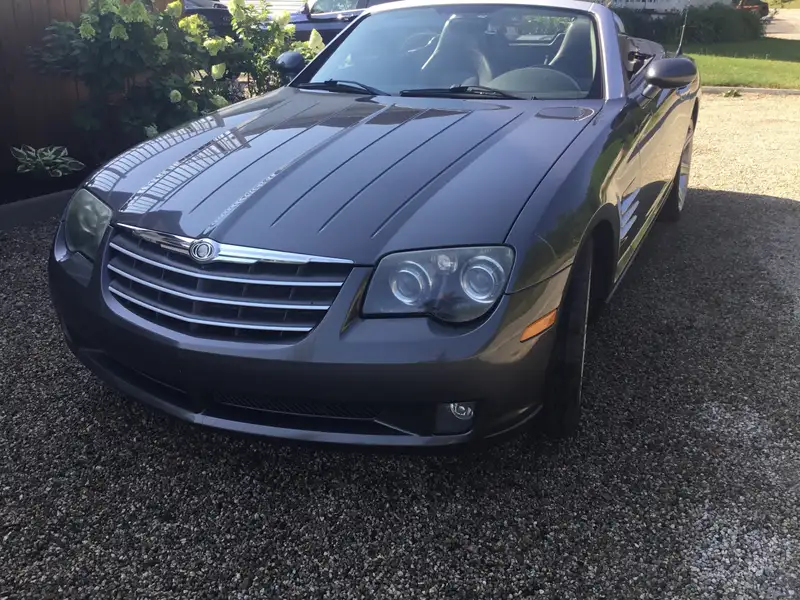 2005 Chrysler Crossfire, šedá, 98 500 km, dovoz Kanada — foto 2 z 4