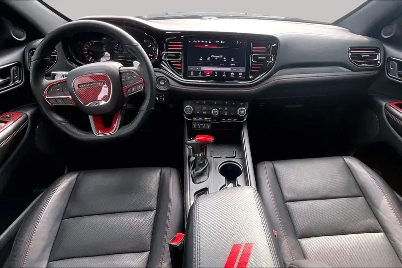2025 Dodge Durango, černá, 5 600 km, dovoz Kanada — foto 4 z 12