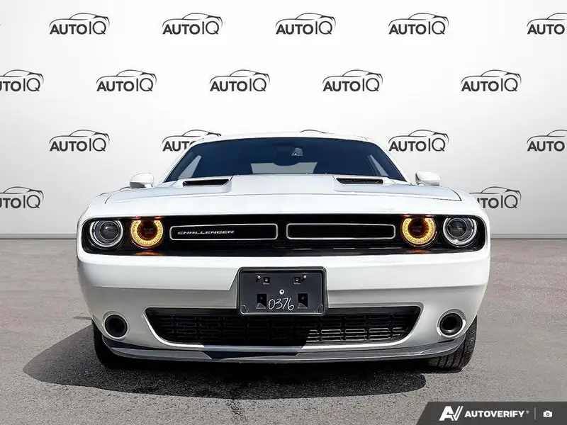 2017 Dodge Challenger SXT, bílá, 114 389 km, dovoz Kanada — foto 3 z 12