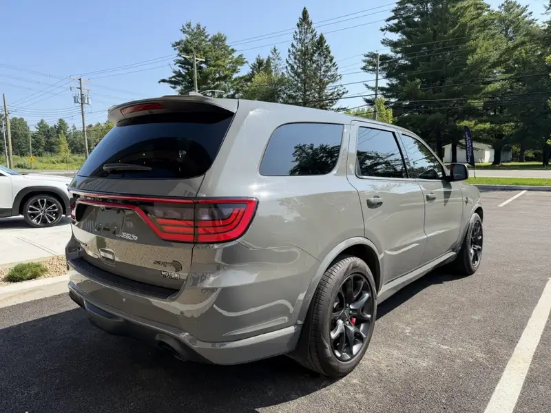 2021 Dodge Durango SRT Hellcat, šedá, 8 745 km, dovoz Kanada — foto 5 z 12