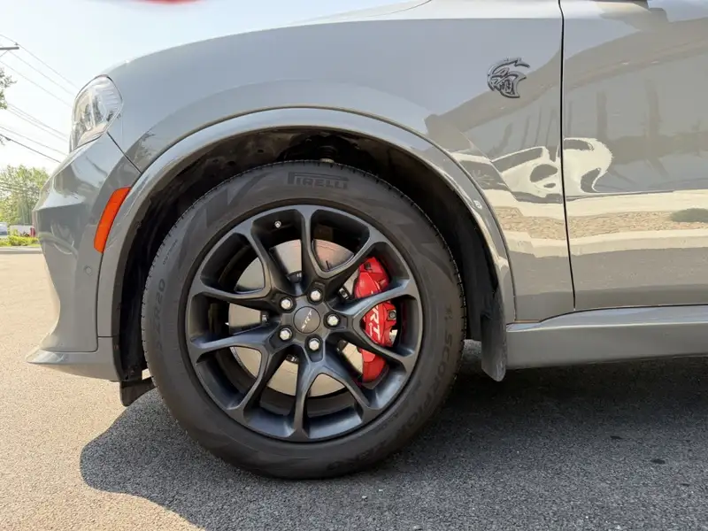 2021 Dodge Durango SRT Hellcat, šedá, 8 745 km, dovoz Kanada — foto 8 z 12