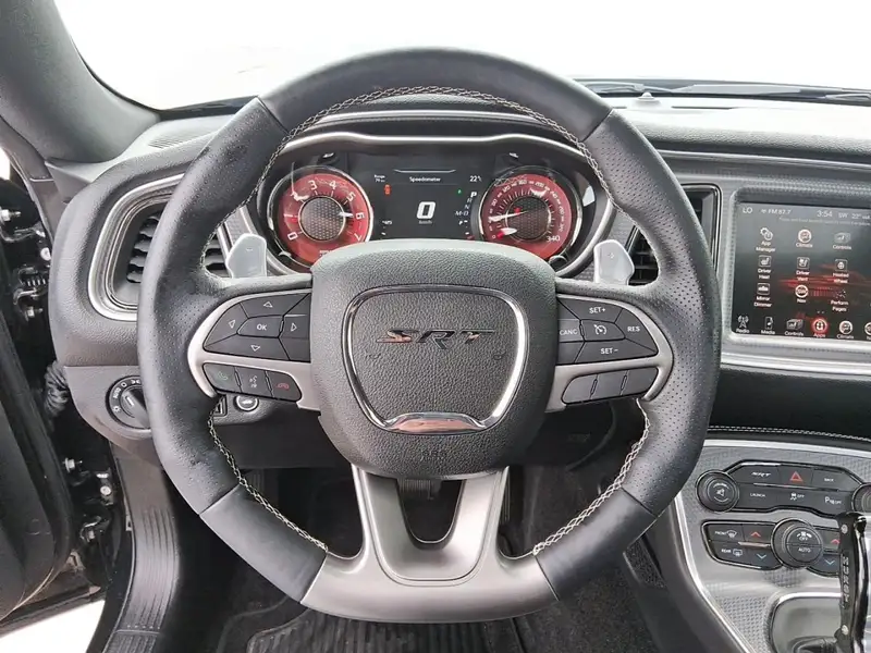 2016 Dodge Challenger SRT HELLCAT, černá, 19 829 km, dovoz Kanada — foto 11 z 12