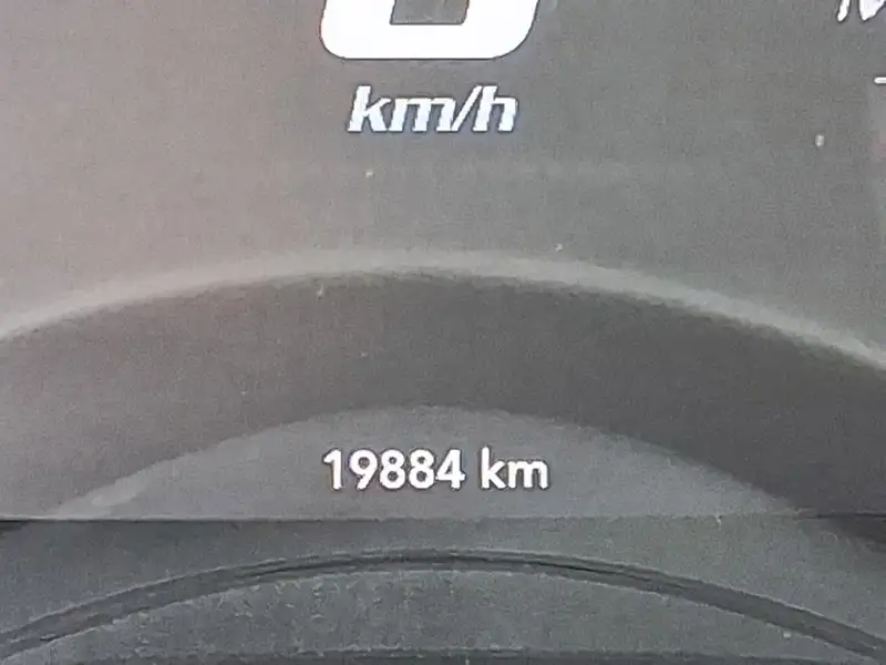 2016 Dodge Challenger SRT HELLCAT, černá, 19 829 km, dovoz Kanada — foto 12 z 12