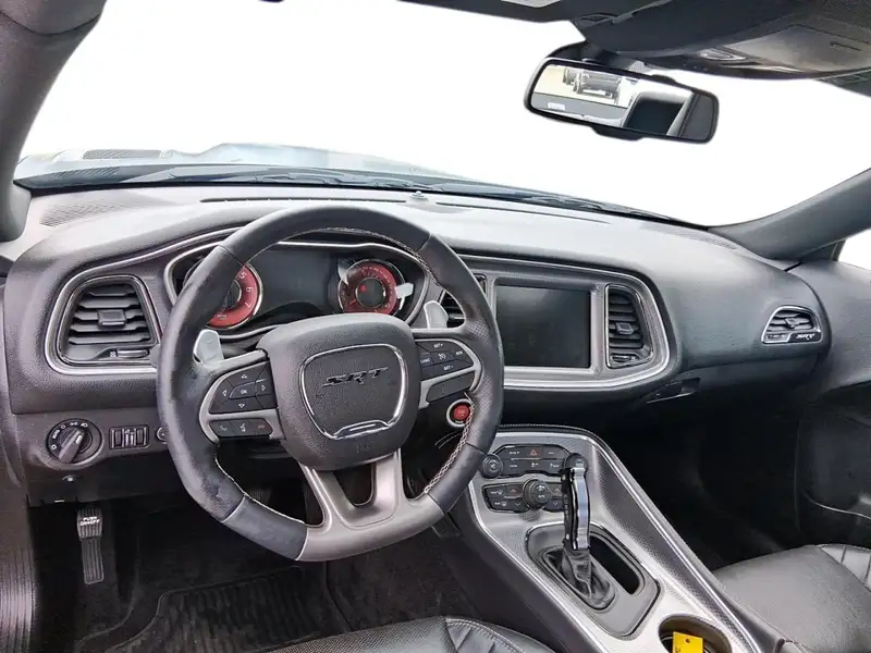 2016 Dodge Challenger SRT HELLCAT, černá, 19 829 km, dovoz Kanada — foto 9 z 12