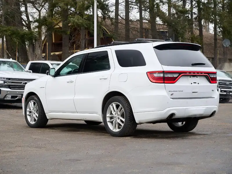 2025 Dodge Durango R/T, bílá, 48 391 km, dovoz Kanada — foto 2 z 12