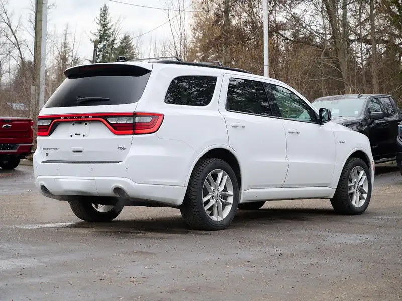 2025 Dodge Durango R/T, bílá, 48 391 km, dovoz Kanada — foto 4 z 12