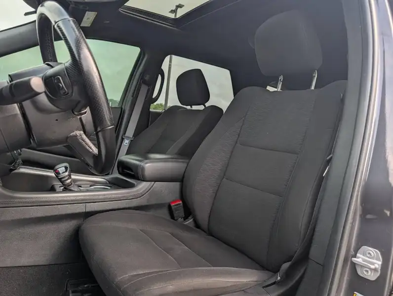 2024 Dodge Durango SXT, šedá, 60 009 km, dovoz Kanada — foto 2 z 12