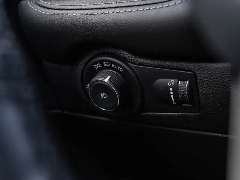 2022 Dodge Durango, bílá, 109 052 km, dovoz Kanada — foto 11 z 12