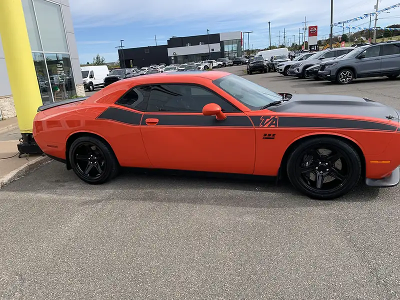 2017 Dodge Challenger, oranžová, 60 473 km, dovoz Kanada — foto 4 z 12