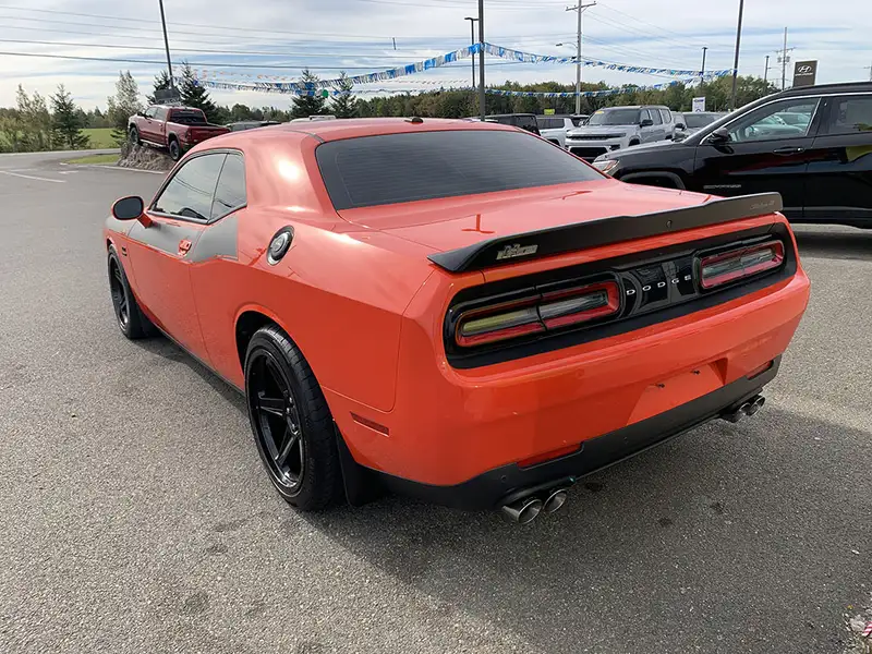 2017 Dodge Challenger, oranžová, 60 473 km, dovoz Kanada — foto 6 z 12
