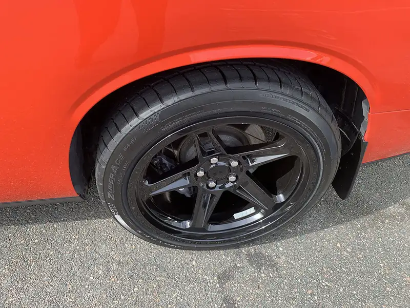 2017 Dodge Challenger, oranžová, 60 473 km, dovoz Kanada — foto 9 z 12