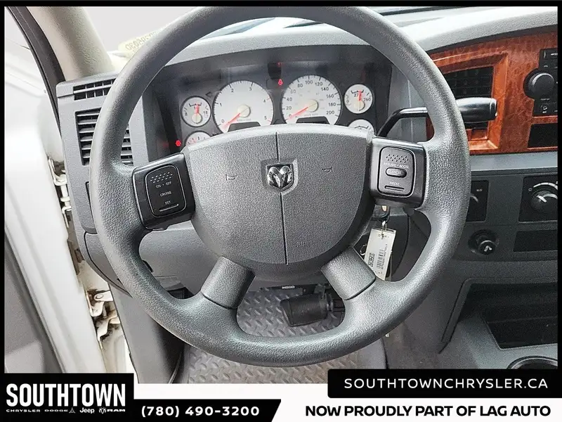 2006 Dodge RAM SLT, bílá, 318 966 km, dovoz Kanada — foto 9 z 12