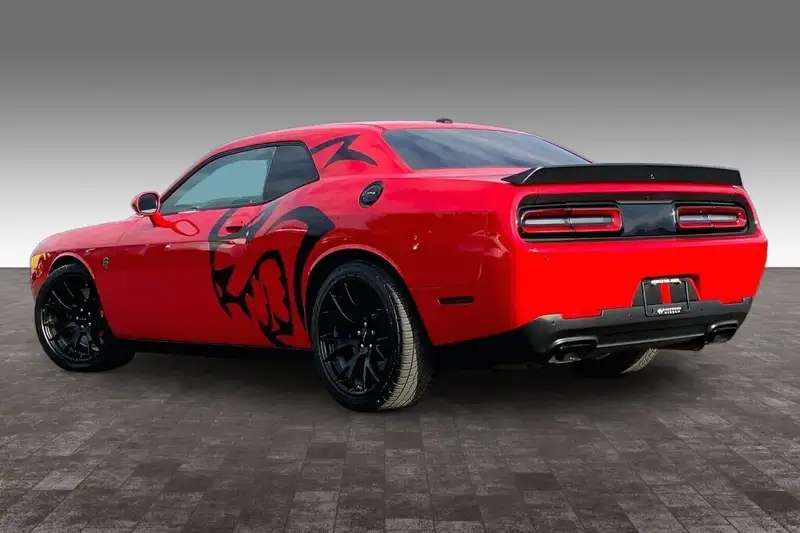 2016 Dodge Challenger SRT HELLCAT, červená, 65 203 km, dovoz Kanada — foto 10 z 12