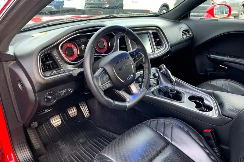 2016 Dodge Challenger SRT HELLCAT, červená, 65 203 km, dovoz Kanada — foto 12 z 12