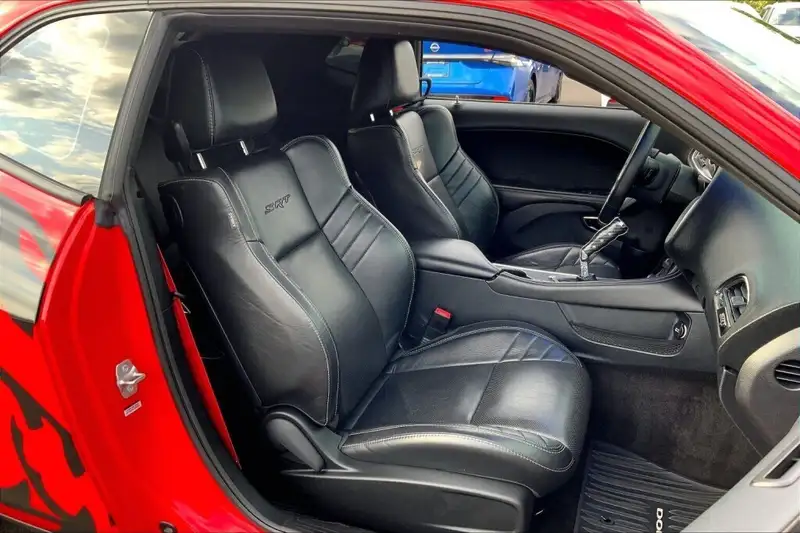 2016 Dodge Challenger SRT HELLCAT, červená, 65 203 km, dovoz Kanada — foto 7 z 12