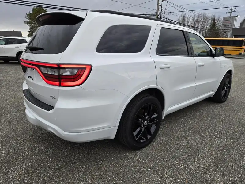 2025 Dodge Durango R/T TI, bílá, 42 000 km, dovoz Kanada — foto 5 z 12
