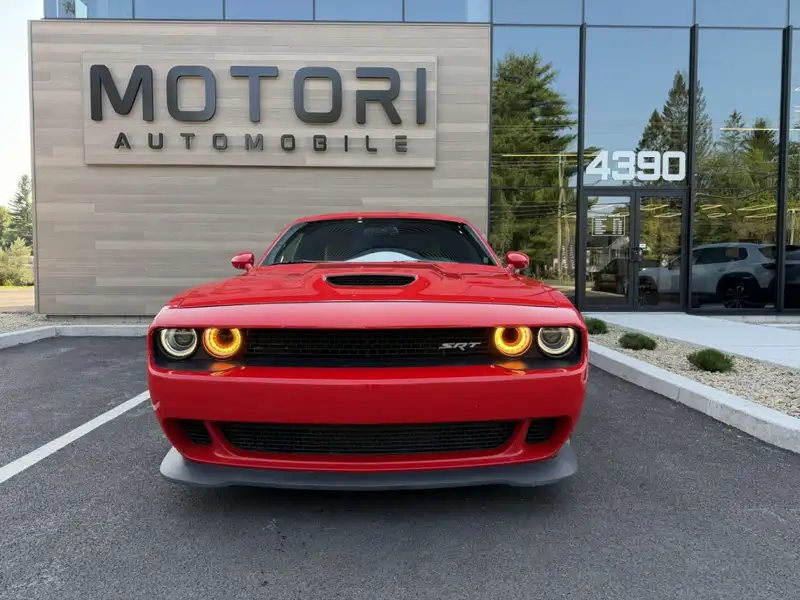 2016 Dodge Challenger SRT Hellcat, červená, 122 393 km, dovoz Kanada — foto 3 z 12