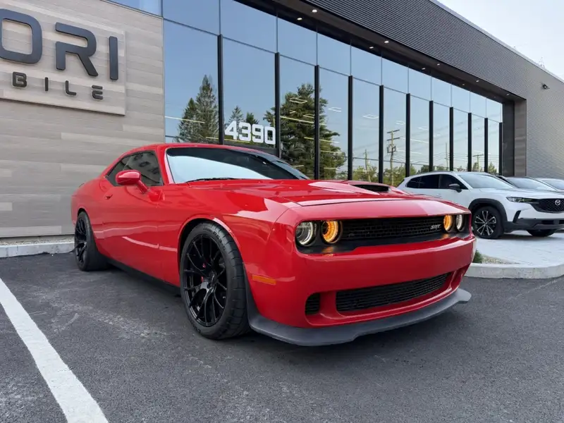2016 Dodge Challenger SRT Hellcat, červená, 122 393 km, dovoz Kanada — foto 4 z 12