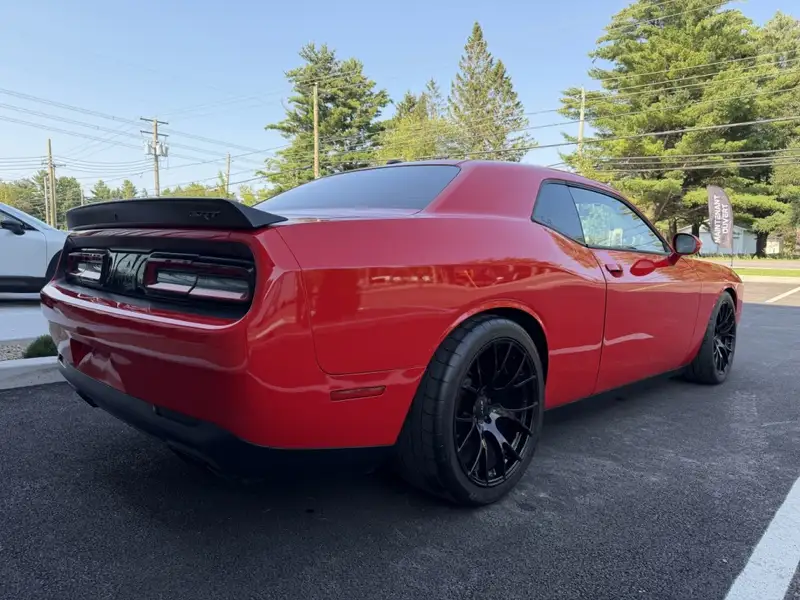 2016 Dodge Challenger SRT Hellcat, červená, 122 393 km, dovoz Kanada — foto 5 z 12