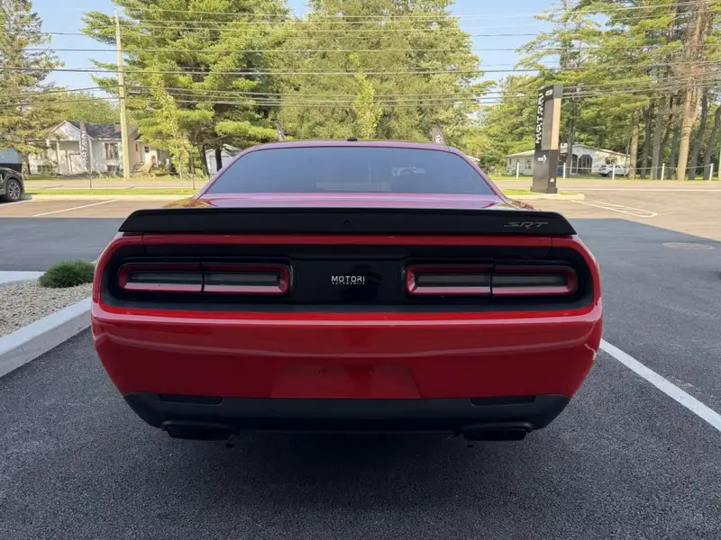 2016 Dodge Challenger SRT Hellcat, červená, 122 393 km, dovoz Kanada — foto 6 z 12