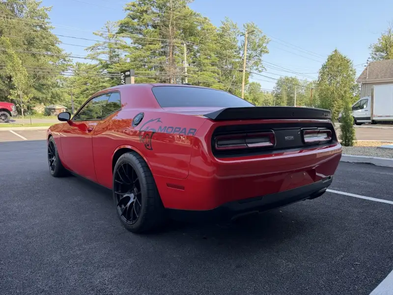 2016 Dodge Challenger SRT Hellcat, červená, 122 393 km, dovoz Kanada — foto 7 z 12