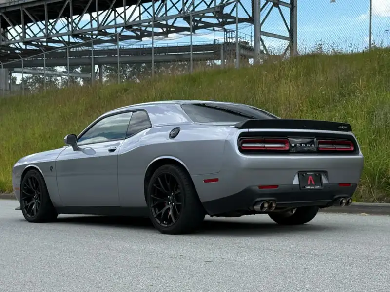2016 Dodge Challenger Hellcat, stříbrná, 30 822 km, dovoz Kanada — foto 3 z 12