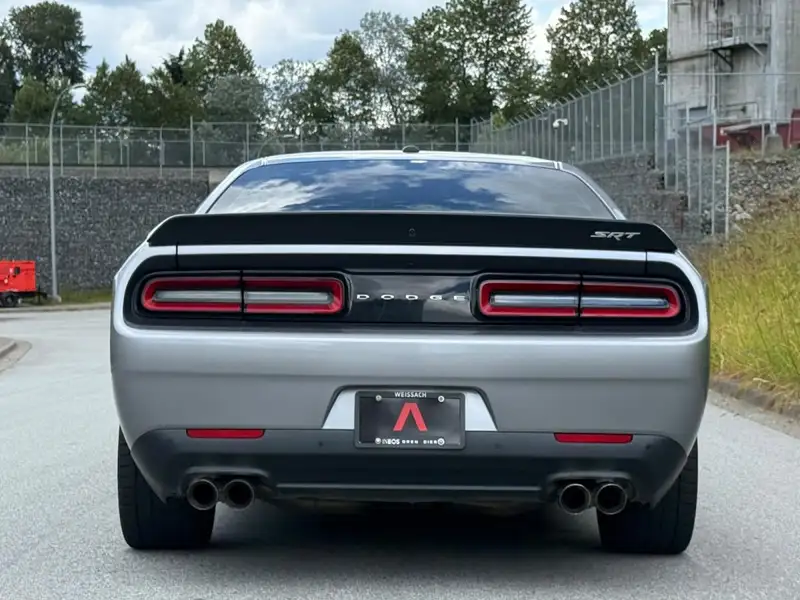 2016 Dodge Challenger Hellcat, stříbrná, 30 822 km, dovoz Kanada — foto 4 z 12