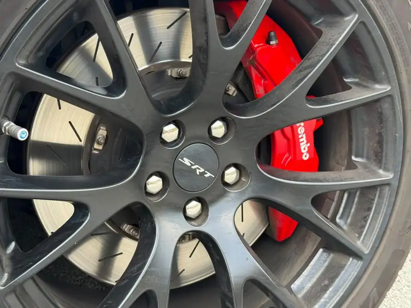 2016 Dodge Challenger Hellcat, stříbrná, 30 822 km, dovoz Kanada — foto 7 z 12