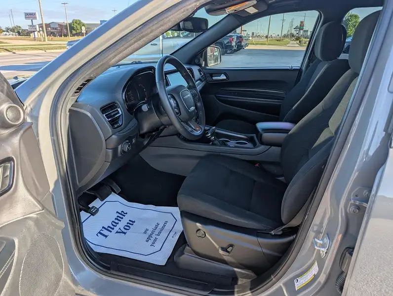 2022 Dodge Durango SXT | Heated steering | Command Start, šedá, 177 931 km, dovoz Kanada — foto 10 z 12