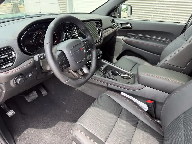 2026 Dodge Durango GT HEMI V8, černá, 10 km, dovoz Kanada — foto 11 z 12
