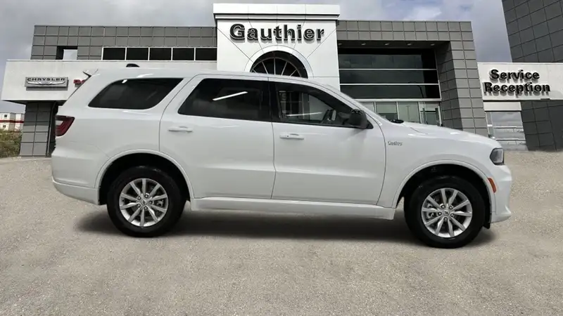 2026 Dodge Durango SXT, bílá, 15 km, dovoz Kanada — foto 7 z 12