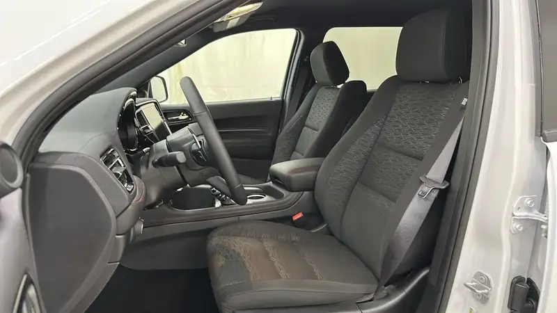 2026 Dodge Durango SXT, bílá, 15 km, dovoz Kanada — foto 9 z 12