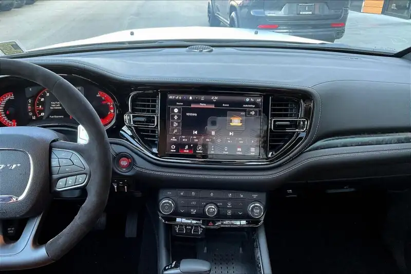 2025 Dodge Durango Srt Hellcat Brass Monkey, červená, 0 km, dovoz Kanada — foto 6 z 12