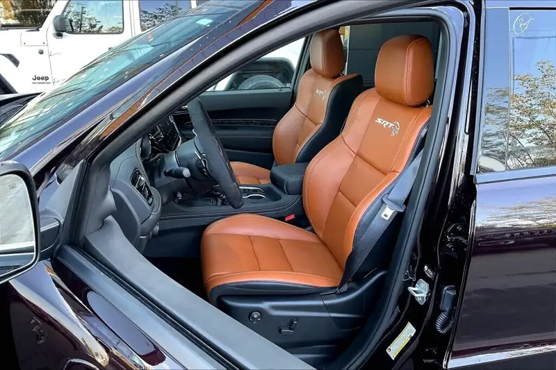 2025 Dodge Durango Srt Hellcat Brass Monkey, červená, 0 km, dovoz Kanada — foto 9 z 12