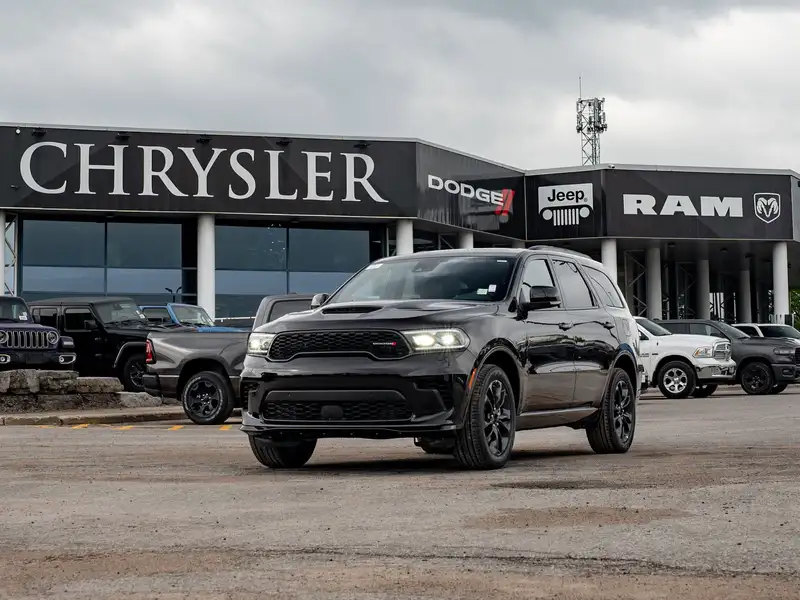2026 Dodge Durango GT Plus, červená, dovoz Kanada — foto 2 z 12