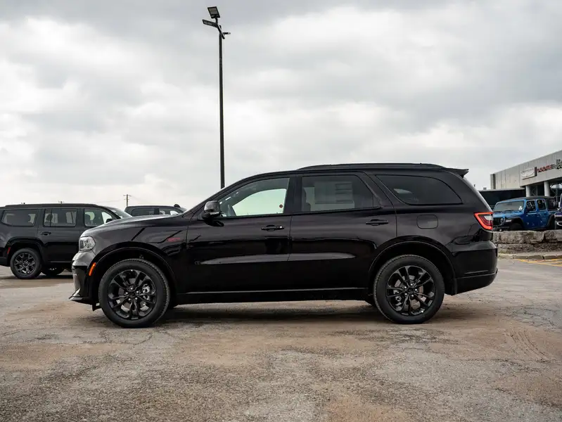 2026 Dodge Durango GT Plus, červená, dovoz Kanada — foto 5 z 12