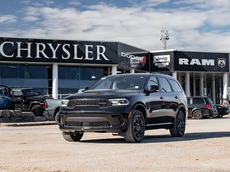 2026 Dodge Durango GT Plus, černá, dovoz Kanada — foto 2 z 12