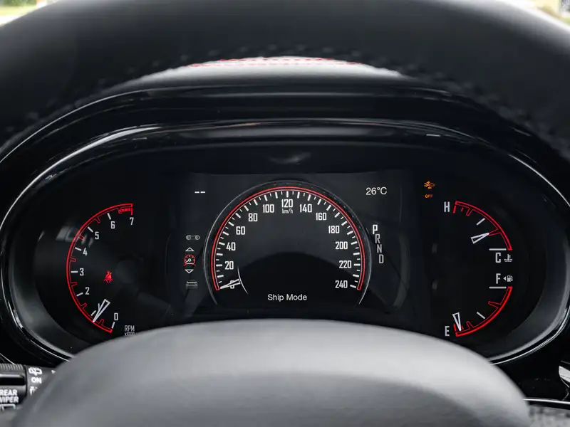 2026 Dodge Durango GT Plus, černá, dovoz Kanada — foto 4 z 12