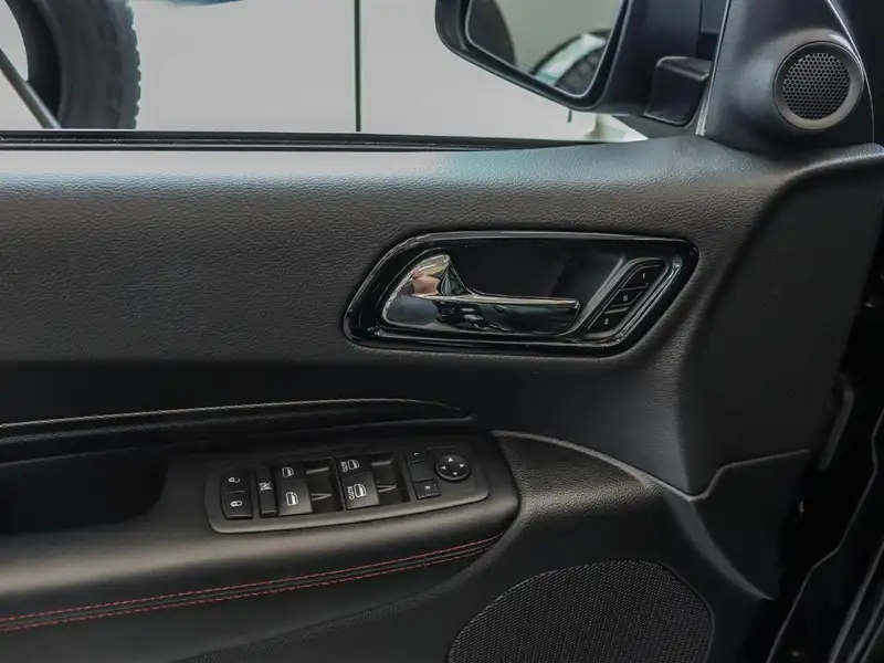 2026 Dodge Durango GT, černá, 32 km, dovoz Kanada — foto 10 z 12