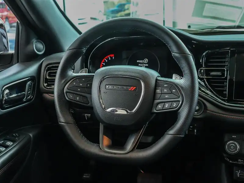 2026 Dodge Durango GT, černá, 32 km, dovoz Kanada — foto 11 z 12