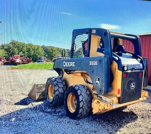 John Deere 332E, dovoz USA — foto 2 z 12