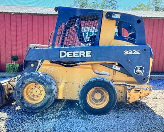 John Deere 332E, dovoz USA — foto 4 z 12
