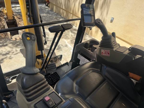 Caterpillar MINI, dovoz USA — foto 7 z 8