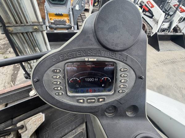 Bobcat E26, dovoz USA — foto 8 z 9