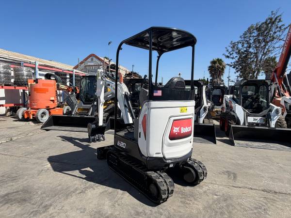 Bobcat E20, dovoz USA — foto 5 z 10