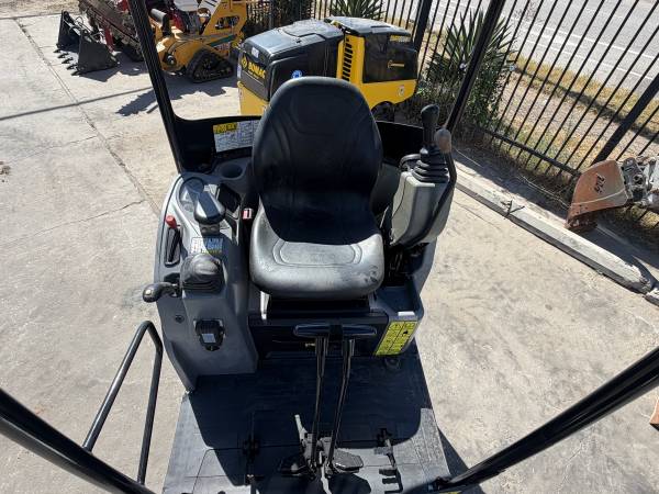 Bobcat E20, dovoz USA — foto 7 z 10