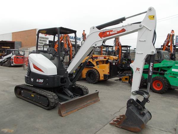 Bobcat E35I, dovoz USA — foto 2 z 12