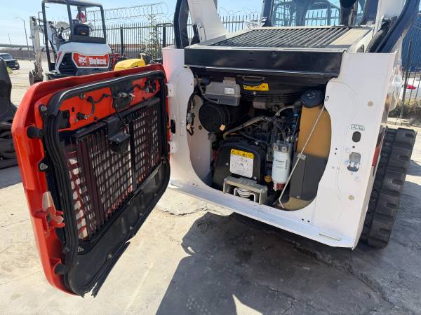 Bobcat T64, dovoz USA — foto 7 z 11
