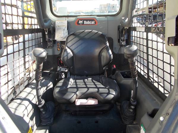Bobcat T66, dovoz USA — foto 9 z 12