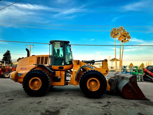 Caterpillar CASE, dovoz USA — foto 2 z 12
